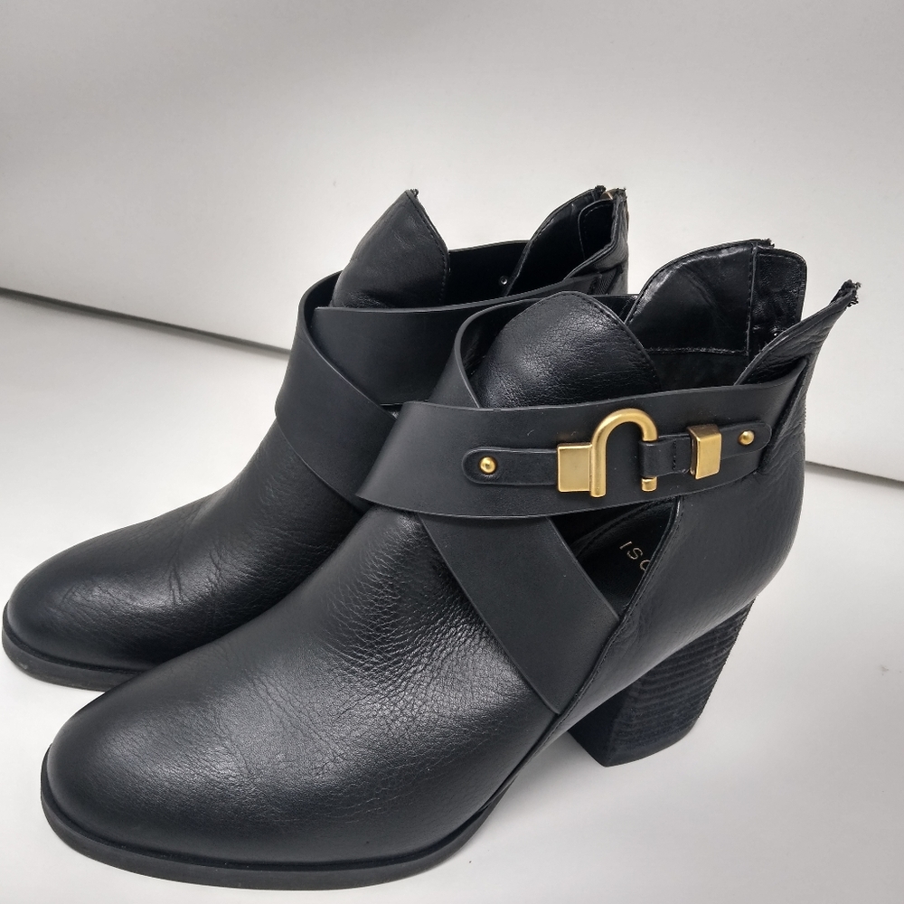 Shoe, size 9.5M, black